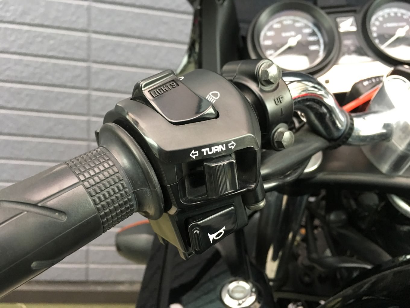 経年劣化 Cb400sbの硬くなったウィンカースイッチを修理 Ride Scope